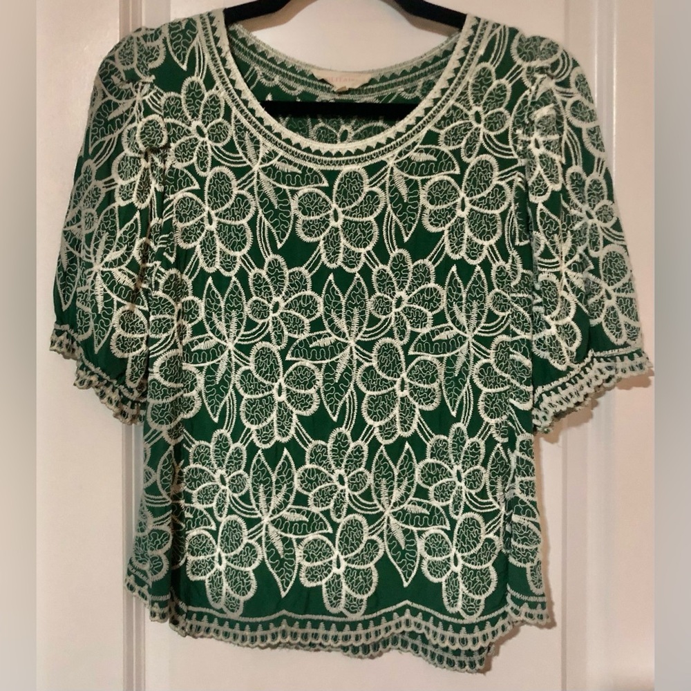 Solitaire Green Top with White Floral Lace Overlay